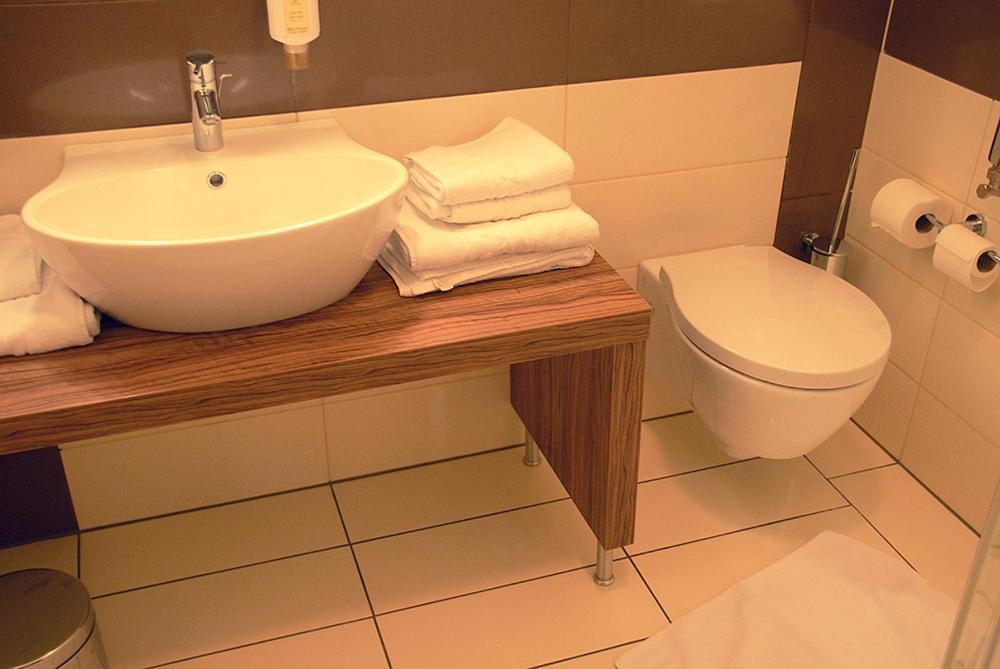 Hotel Opara Trebnje Oda fotoğraf